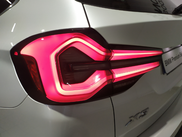 BMW X3 sDrive18d color Blanco. Año 2022. 110KW(150CV). Diésel. En concesionario Hispamovil Elche de Alicante