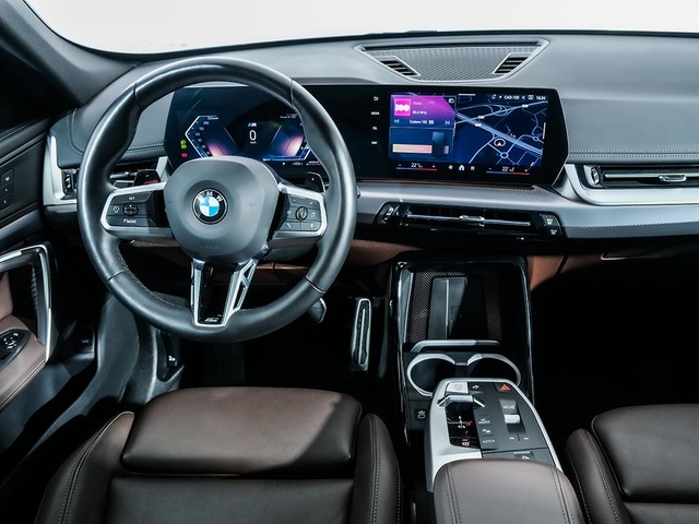 BMW X1 sDrive20d color Azul. Año 2024. 120KW(163CV). Diésel. En concesionario Oliva Motor Tarragona de Tarragona