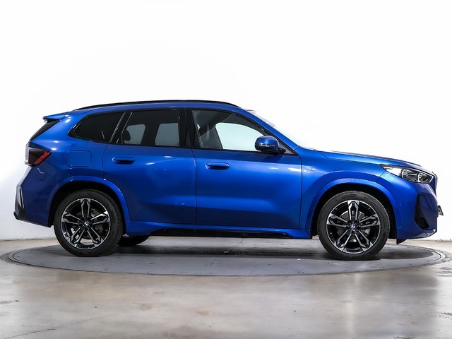 BMW X1 sDrive20d color Azul. Año 2024. 120KW(163CV). Diésel. En concesionario Oliva Motor Tarragona de Tarragona
