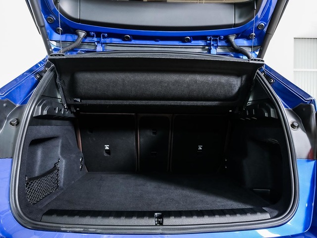 BMW X1 sDrive20d color Azul. Año 2024. 120KW(163CV). Diésel. En concesionario Oliva Motor Tarragona de Tarragona