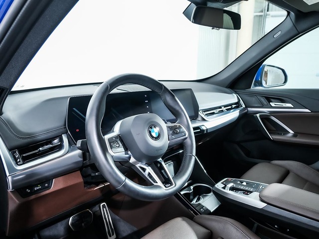 BMW X1 sDrive20d color Azul. Año 2024. 120KW(163CV). Diésel. En concesionario Oliva Motor Tarragona de Tarragona