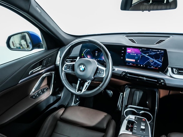 BMW X1 sDrive20d color Azul. Año 2024. 120KW(163CV). Diésel. En concesionario Oliva Motor Tarragona de Tarragona