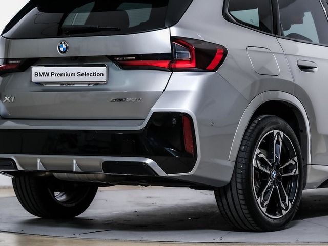 BMW X1 sDrive20d color Gris Plata. Año 2024. 120KW(163CV). Diésel. En concesionario Oliva Motor Tarragona de Tarragona