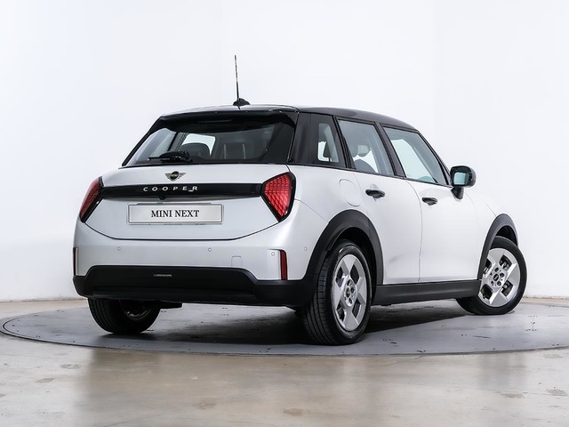 fotoG 3 del MINI MINI 5 Puertas Cooper C 115 kW (156 CV) 156cv Gasolina del 2025 en Tarragona