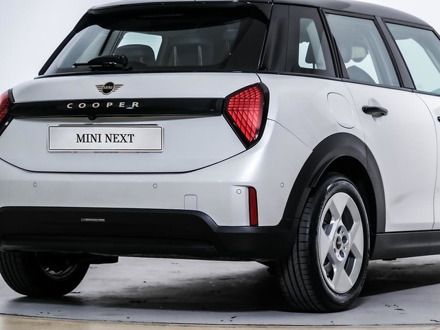 fotoG 12 del MINI MINI 5 Puertas Cooper C 115 kW (156 CV) 156cv Gasolina del 2025 en Tarragona