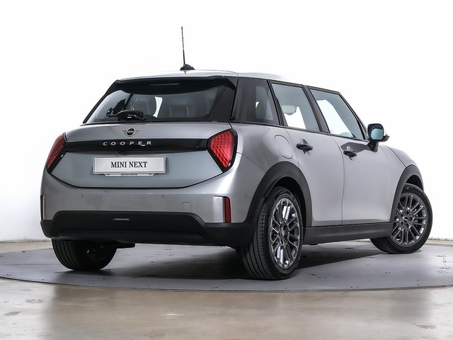 fotoG 3 del MINI MINI 5 Puertas Cooper C 115 kW (156 CV) 156cv Gasolina del 2025 en Tarragona