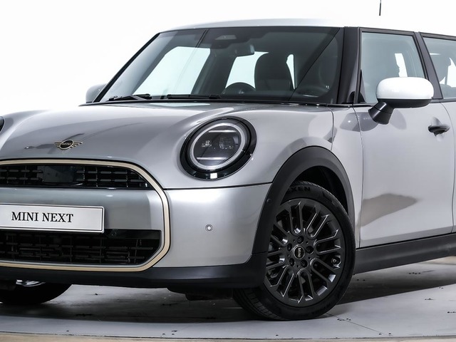 fotoG 5 del MINI MINI 5 Puertas Cooper C 115 kW (156 CV) 156cv Gasolina del 2025 en Tarragona