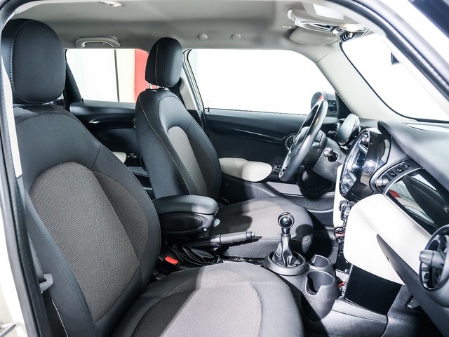 fotoG 14 del MINI MINI 5 Puertas Cooper 100 kW (136 CV) 136cv Gasolina del 2021 en Tarragona