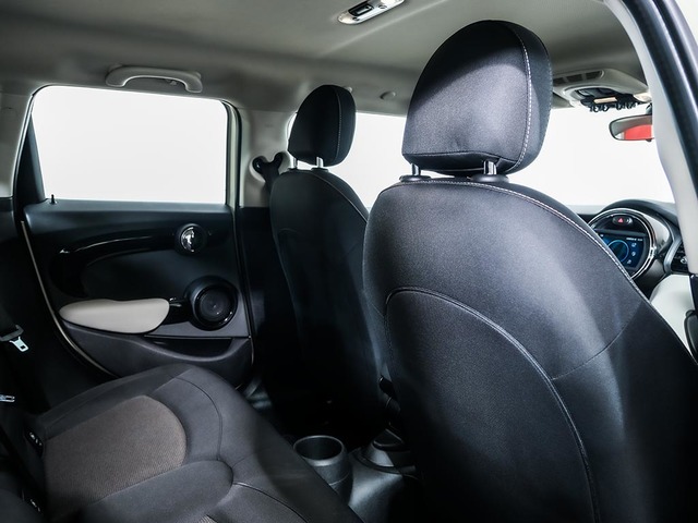 fotoG 15 del MINI MINI 5 Puertas Cooper 100 kW (136 CV) 136cv Gasolina del 2021 en Tarragona