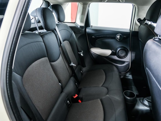 fotoG 16 del MINI MINI 5 Puertas Cooper 100 kW (136 CV) 136cv Gasolina del 2021 en Tarragona