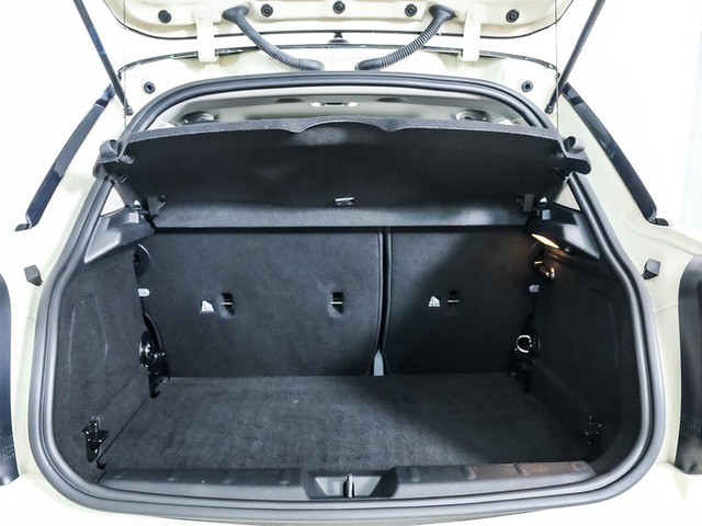 fotoG 17 del MINI MINI 5 Puertas Cooper 100 kW (136 CV) 136cv Gasolina del 2021 en Tarragona