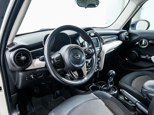 fotoG 19 del MINI MINI 5 Puertas Cooper 100 kW (136 CV) 136cv Gasolina del 2021 en Tarragona