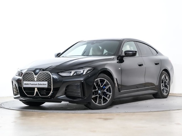 BMW i4 eDrive40 color Negro. Año 2025. 250KW(340CV). Eléctrico. En concesionario Oliva Motor Tarragona de Tarragona