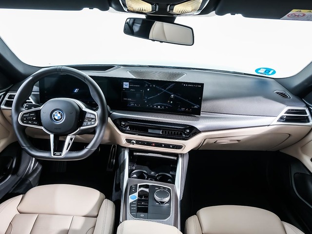 BMW i4 eDrive40 color Negro. Año 2025. 250KW(340CV). Eléctrico. En concesionario Oliva Motor Tarragona de Tarragona