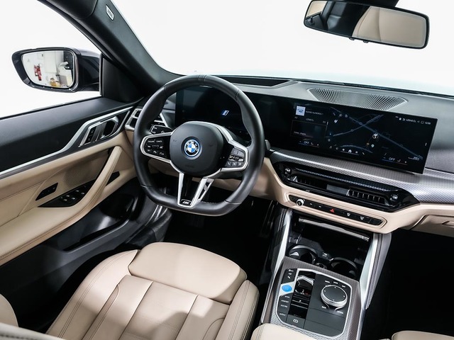 BMW i4 eDrive40 color Negro. Año 2025. 250KW(340CV). Eléctrico. En concesionario Oliva Motor Tarragona de Tarragona