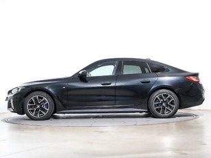 Fotos de BMW i4 eDrive40 color Negro. Año 2025. 250KW(340CV). Eléctrico. En concesionario Oliva Motor Tarragona de Tarragona