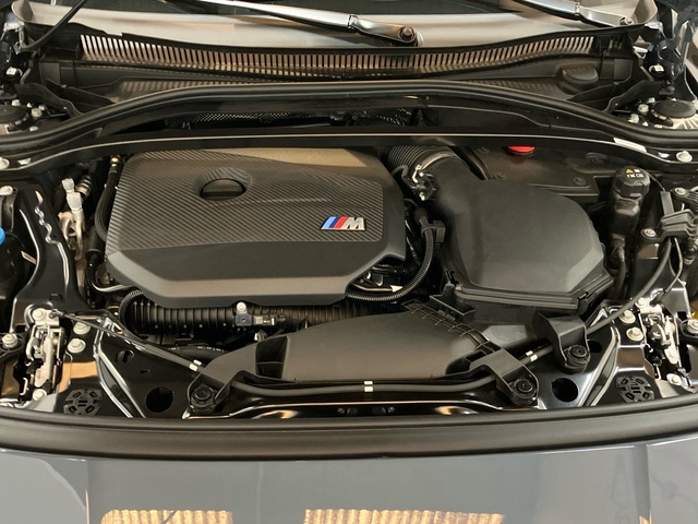 BMW Serie 1 M135i color Gris. Año 2025. 221KW(300CV). Gasolina. En concesionario Proa Premium Palma de Illes Balears