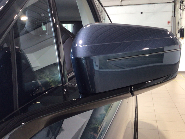 BMW iX xDrive45 color Azul. Año 2025. 300KW(408CV). Eléctrico. En concesionario BYmyCAR Madrid - Algete de Madrid