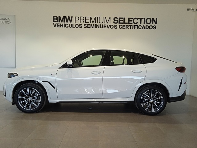 BMW X6 xDrive30d color Blanco. Año 2024. 210KW(286CV). Diésel. En concesionario Albamocion S.L. ALBACETE de Albacete