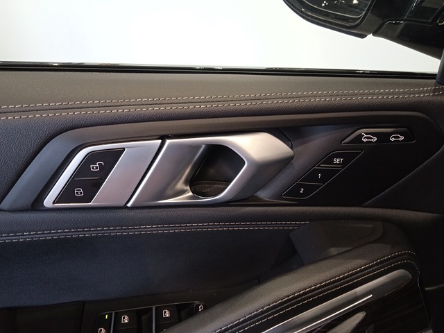 BMW X6 xDrive30d color Blanco. Año 2024. 210KW(286CV). Diésel. En concesionario Albamocion S.L. ALBACETE de Albacete