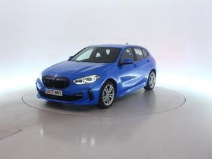 BMW Serie 1 120i color Azul. Año 2024. 131KW(178CV). Gasolina. 