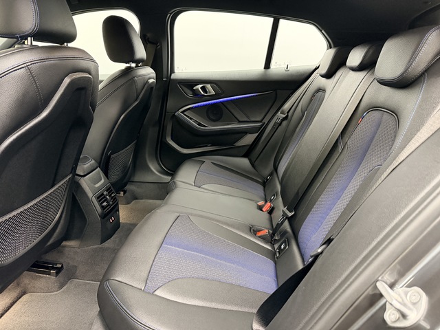 BMW Serie 1 118d color Gris. Año 2021. 110KW(150CV). Diésel. En concesionario Maberauto de Castellón