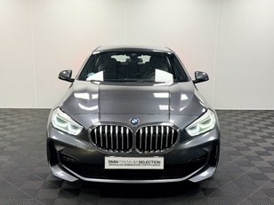 Fotos de BMW Serie 1 118d color Gris. Año 2021. 110KW(150CV). Diésel. En concesionario Maberauto de Castellón