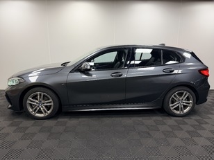 Fotos de BMW Serie 1 118d color Gris. Año 2021. 110KW(150CV). Diésel. En concesionario Maberauto de Castellón