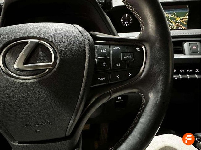 Foto 11 Lexus UX 250h Business Navigation 2WD 135 kW (184 CV)