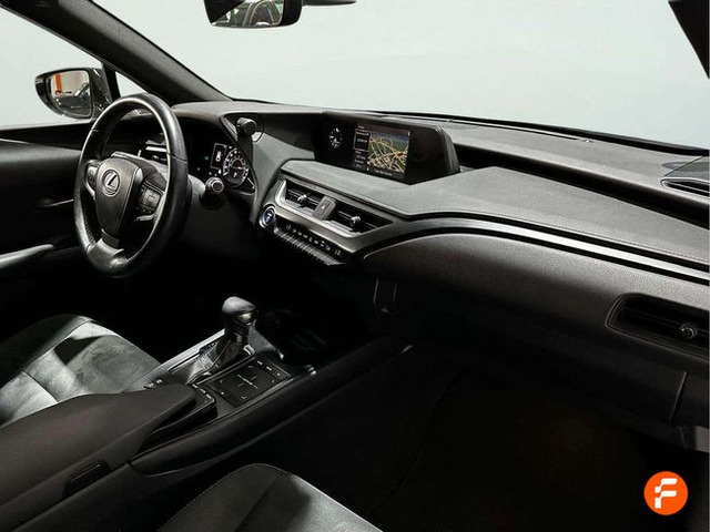 Foto 19 Lexus UX 250h Business Navigation 2WD 135 kW (184 CV)