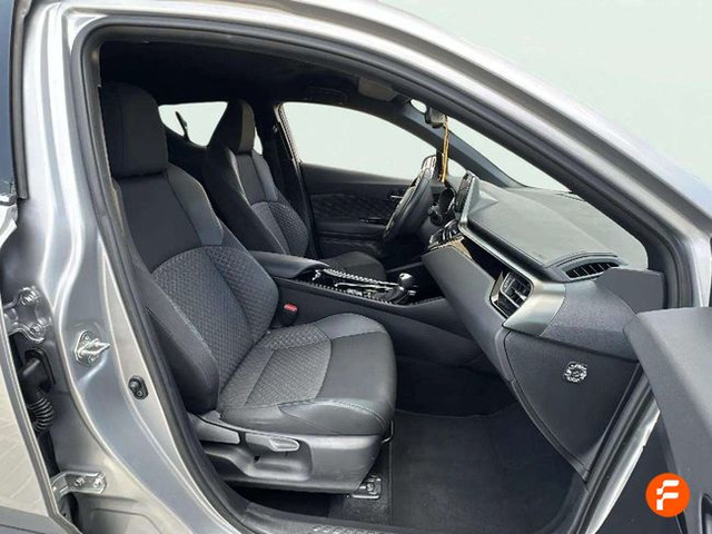 Foto 17 Toyota C-HR 140H Advance 103 kW (140 CV)