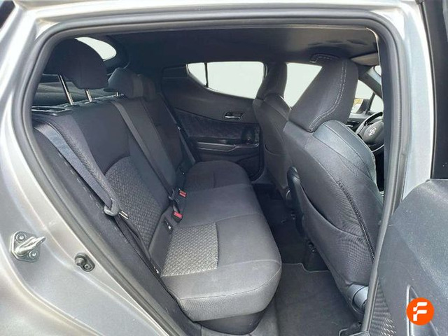 Foto 18 Toyota C-HR 140H Advance 103 kW (140 CV)