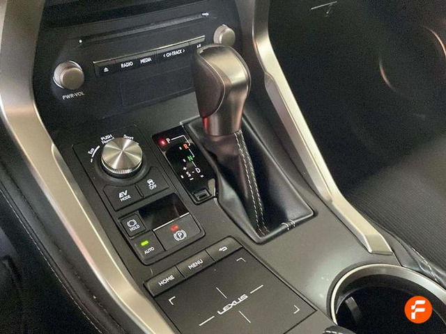 Foto 15 Lexus NX 300h Business Navigation 2WD 145 kW (197 CV)