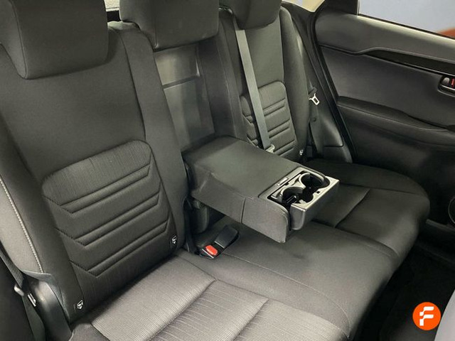 Foto 16 Lexus NX 300h Business Navigation 2WD 145 kW (197 CV)