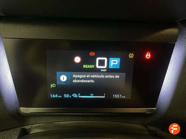 Foto 10 Citroen ë-C4 X 50KWh eléctrico Business Edition 100 kW (136 CV)