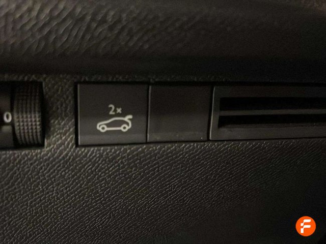 Foto 16 Citroen ë-C4 X 50KWh eléctrico Business Edition 100 kW (136 CV)