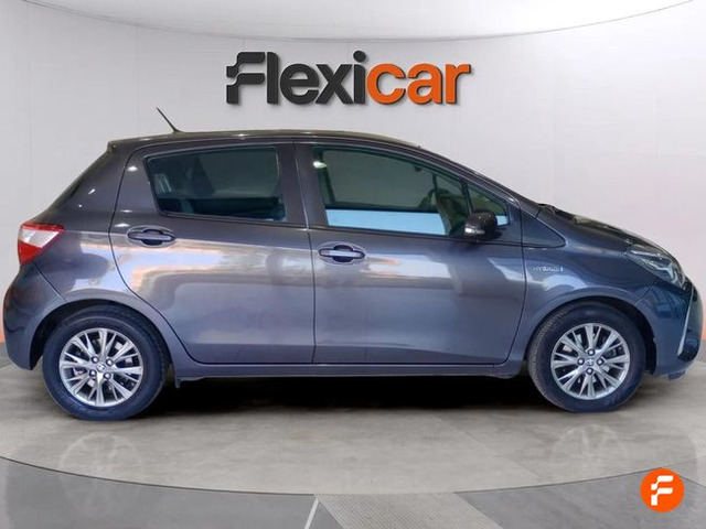 Foto 3 Toyota Yaris 1.5 100H Active Tech 74 kW (100 CV)