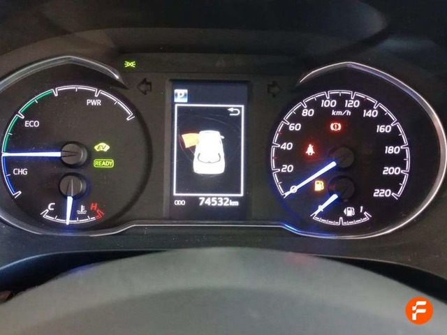 Foto 10 Toyota Yaris 1.5 100H Active Tech 74 kW (100 CV)