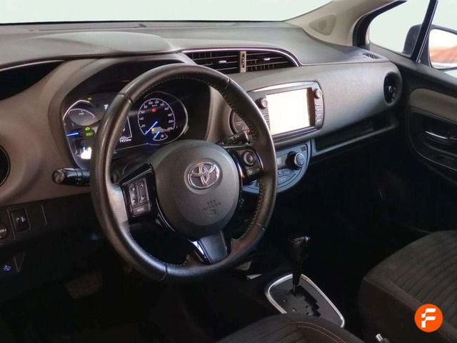 Foto 12 Toyota Yaris 1.5 100H Active Tech 74 kW (100 CV)