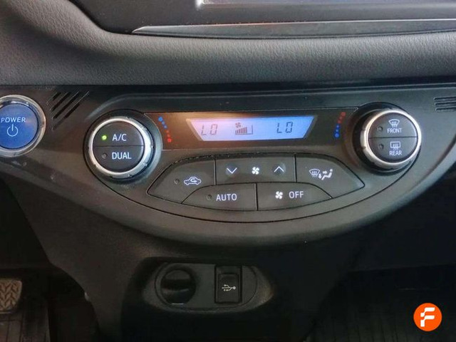 Foto 15 Toyota Yaris 1.5 100H Active Tech 74 kW (100 CV)