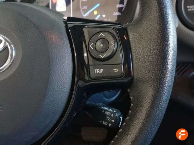 Foto 19 Toyota Yaris 1.5 100H Active Tech 74 kW (100 CV)