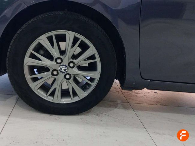 Foto 21 Toyota Yaris 1.5 100H Active Tech 74 kW (100 CV)