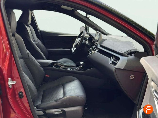 Foto 15 Toyota C-HR 180H Advance 135 kW (184 CV)