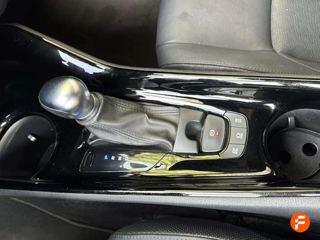 Foto 17 Toyota C-HR 180H Advance 135 kW (184 CV)