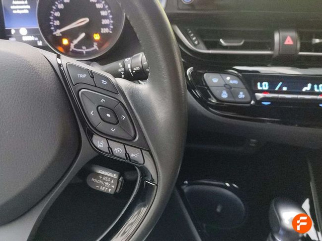 Foto 11 Toyota C-HR 180H Advance 135 kW (184 CV)