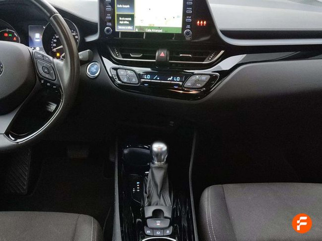 Foto 13 Toyota C-HR 180H Advance 135 kW (184 CV)