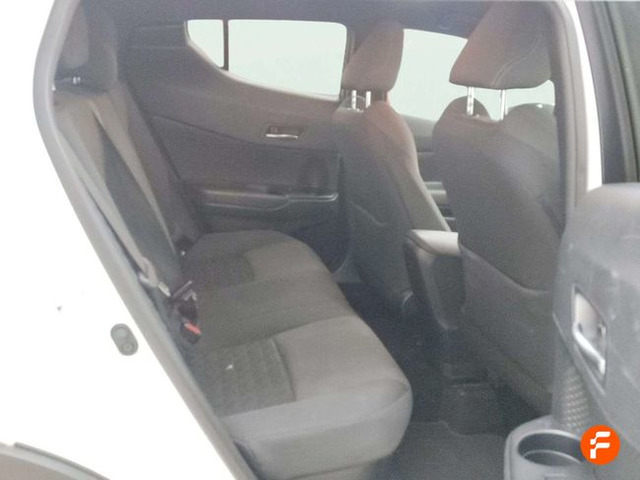 Foto 18 Toyota C-HR 180H Advance 135 kW (184 CV)