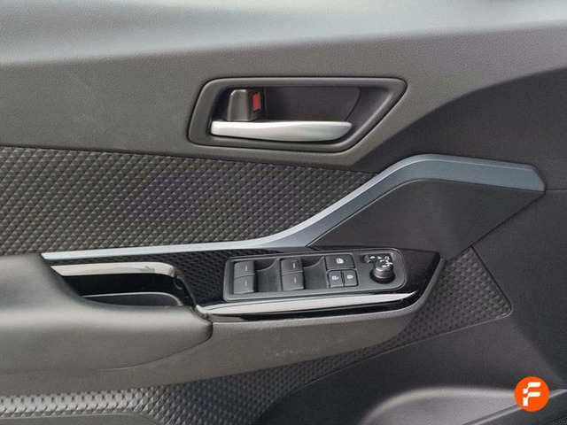 Foto 21 Toyota C-HR 180H Advance 135 kW (184 CV)