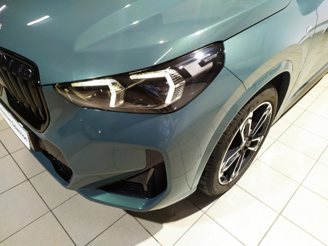 BMW X1 sDrive20d color Verde. Año 2025. 120KW(163CV). Diésel. En concesionario Hispamovil Elche de Alicante