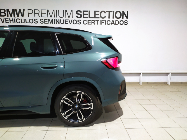 BMW X1 sDrive20d color Verde. Año 2025. 120KW(163CV). Diésel. En concesionario Hispamovil Elche de Alicante